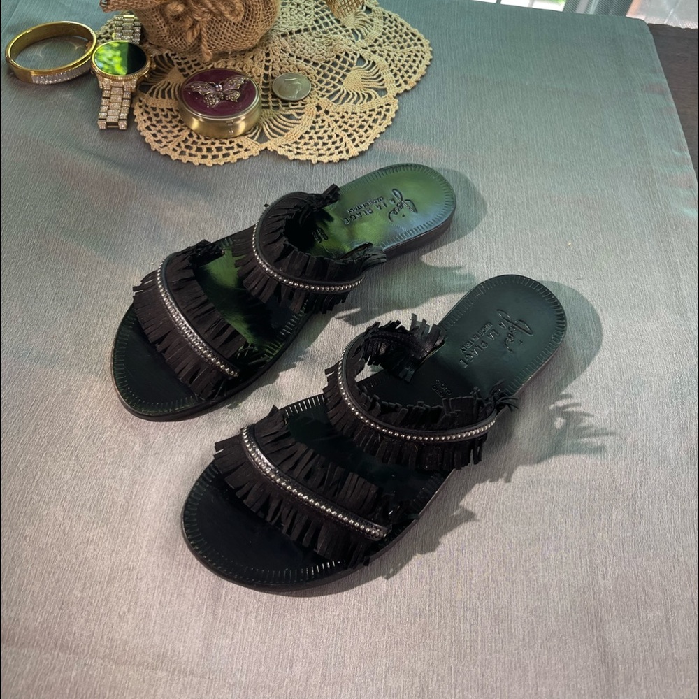 JOIE a la plage Made in Italy. Cute black leather sandals. With silver studs 39